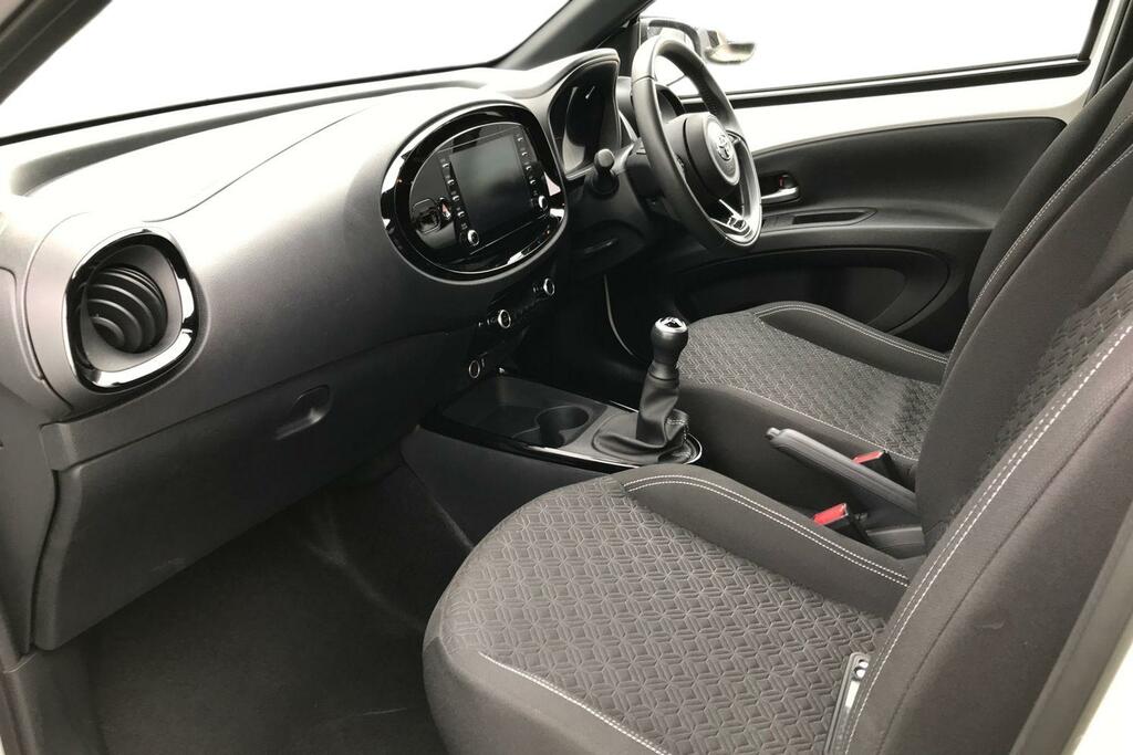 Toyota Aygo X 1.0 Vvt-i Edge Euro 6 Ss White #5