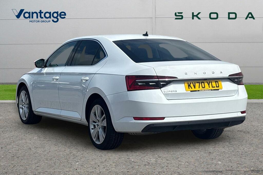Skoda Superb 2.0 Tsi 190 Se L Dsg KV70YLD White #5