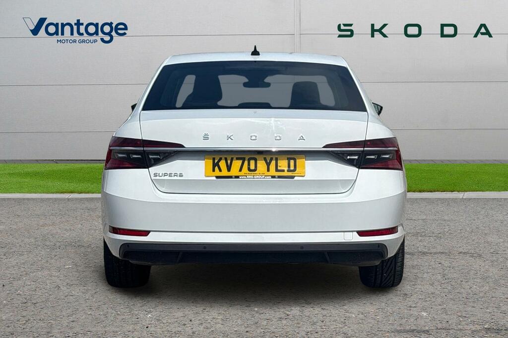 Skoda Superb 2.0 Tsi 190 Se L Dsg KV70YLD White #4
