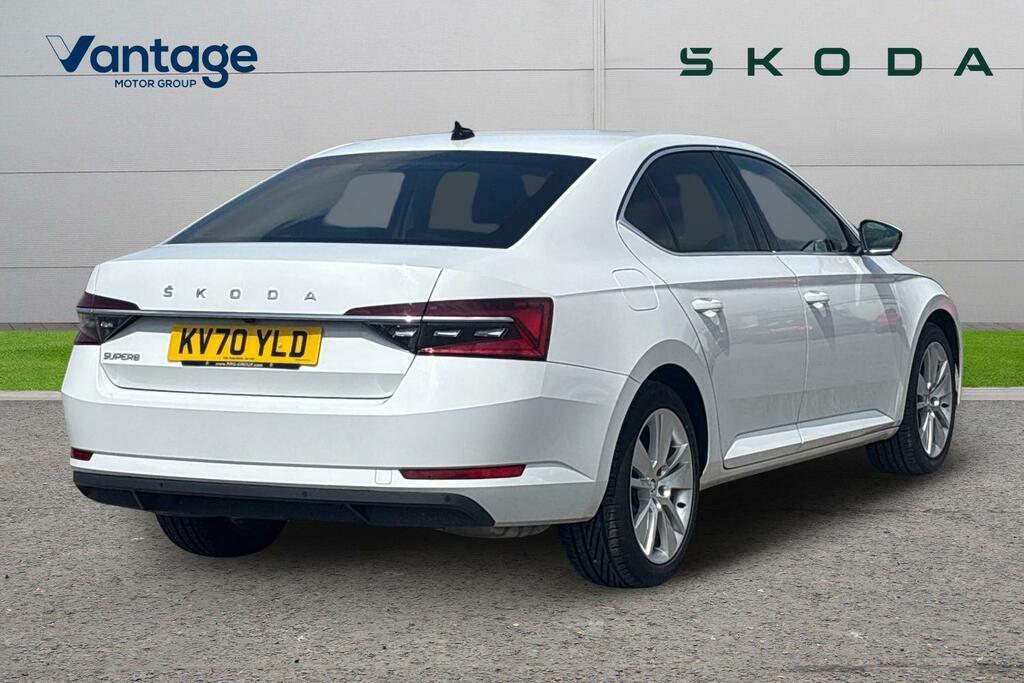 Skoda Superb 2.0 Tsi 190 Se L Dsg KV70YLD White #3