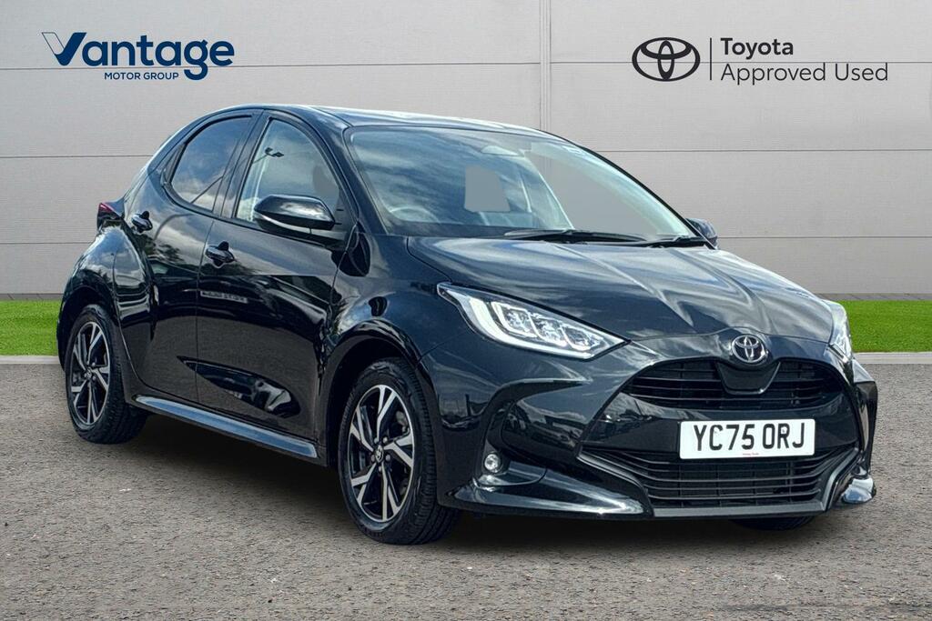 Toyota Yaris 1.5 Vvt-h Design E-cvt Euro 6 Ss YC75ORJ Black