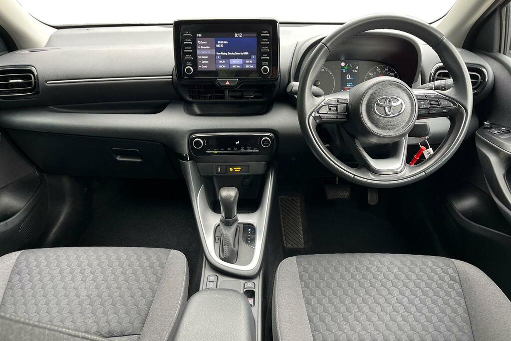 Toyota Yaris 1.5 Vvt-h Icon Hatchback Hybrid E-cvt E YH73DSE White #6