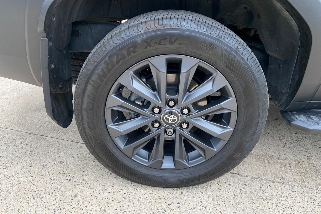 Toyota Land Cruiser D-4d Active 202 Bhp Black #24