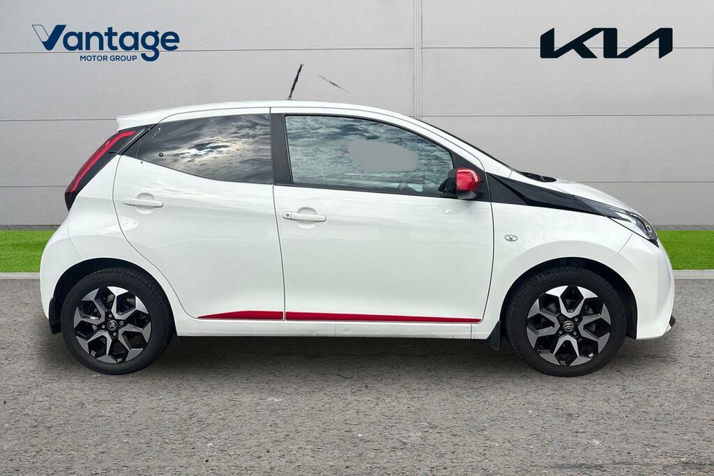 Toyota Aygo 1.0 Vvt-i X-trend Hatchback Euro White #2