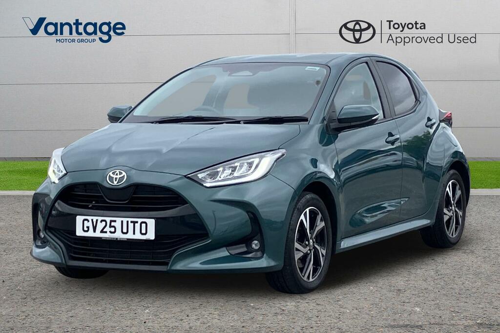 Toyota Yaris 1.5 Vvt-h Design E-cvt Euro 6 Ss GV25UTO Green #3