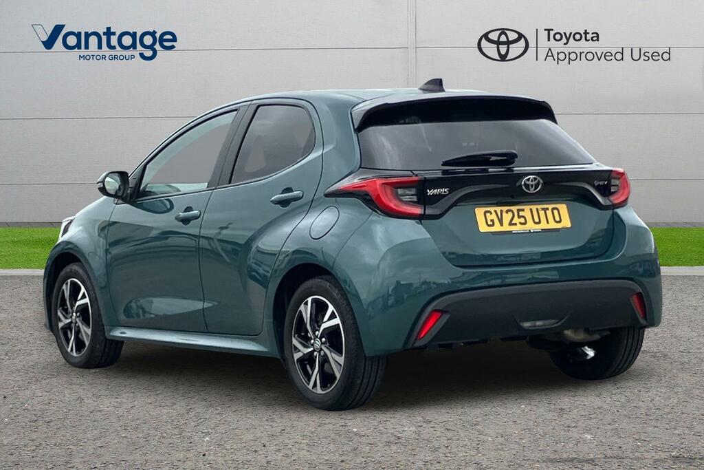 Toyota Yaris 1.5 Vvt-h Design E-cvt Euro 6 Ss GV25UTO Green #4