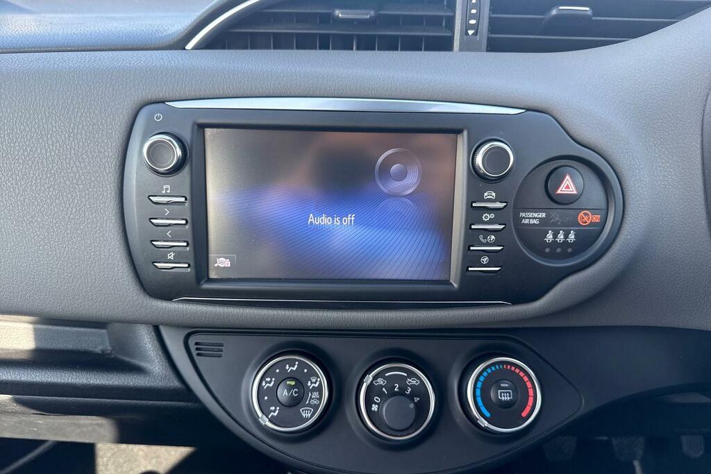 Toyota Yaris 1L Icon Tech Red #9