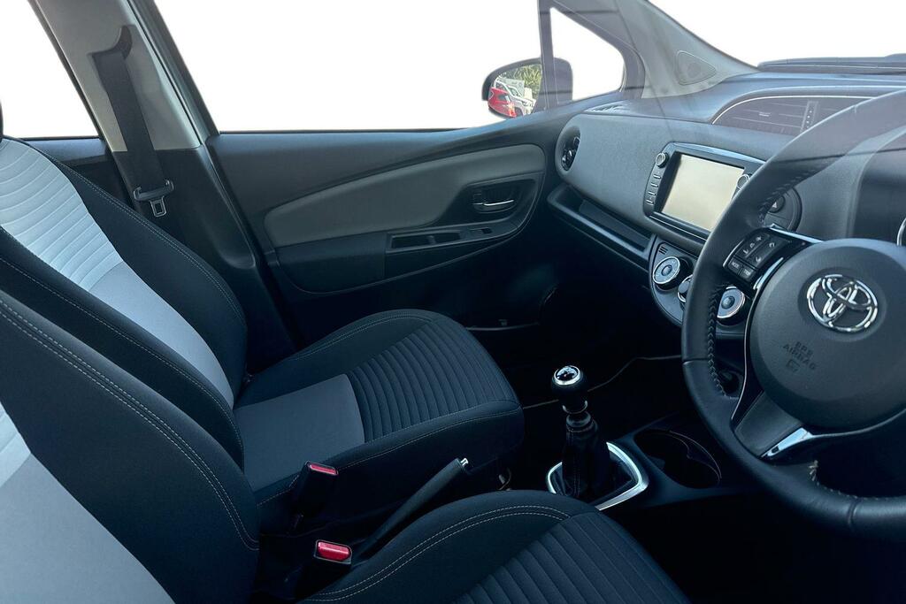 Toyota Yaris 1L Icon Tech Red #12