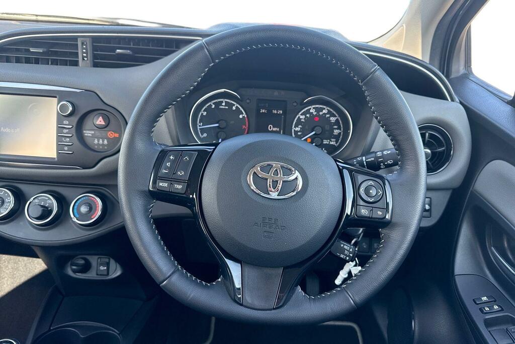 Toyota Yaris 1L Icon Tech Red #7