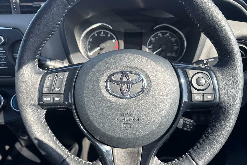 Toyota Yaris 1L Icon Tech Red #10