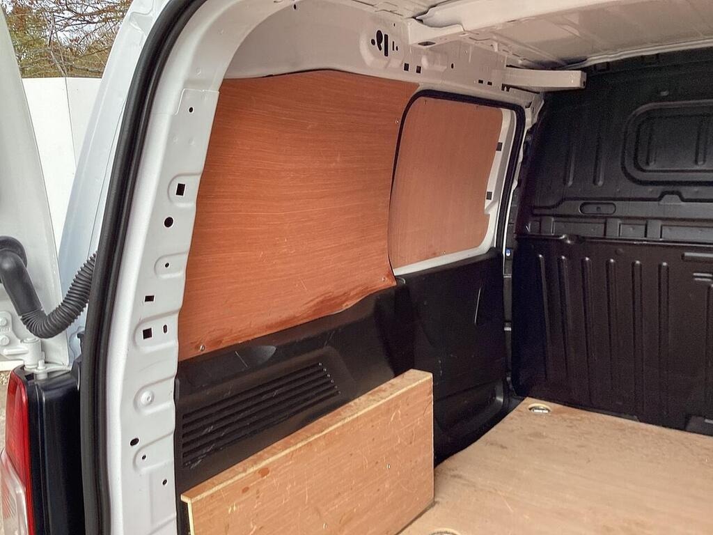 Fiat Doblo E-doblo White #19