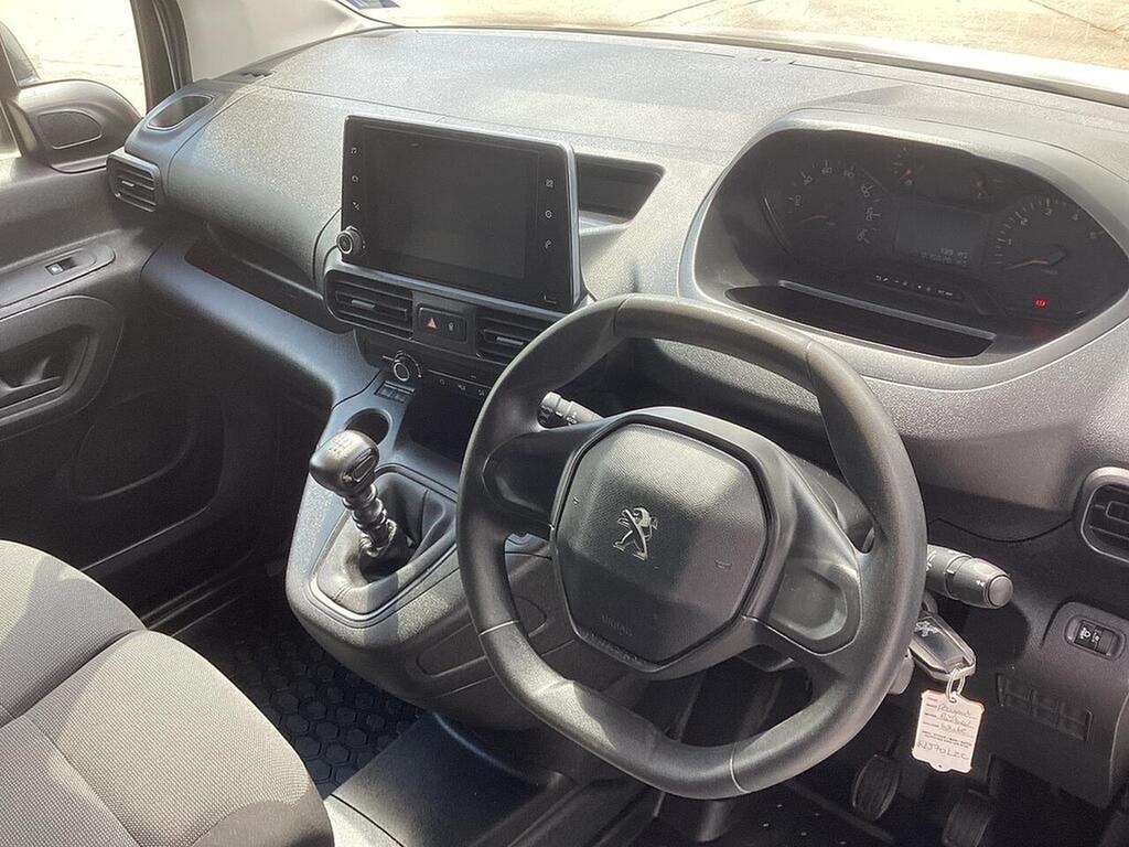 Peugeot Partner 1000 Professional 1.2 Puretech 110Ps White #4