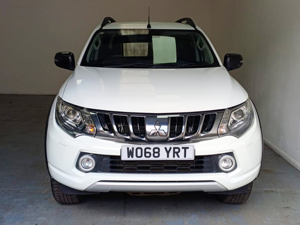 Mitsubishi L200 Warrior Di-d 178 Warrior 4Wd White #2