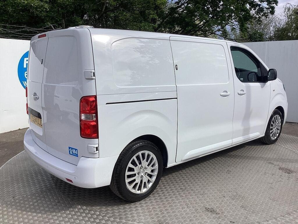 Vauxhall Vivaro 2700 Pro L1 H1 1.5D 120Ps White #2