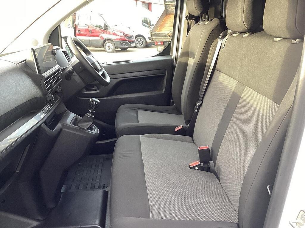Vauxhall Vivaro Prime XL L2 H1 2.0 Turbo D 145Ps White #4
