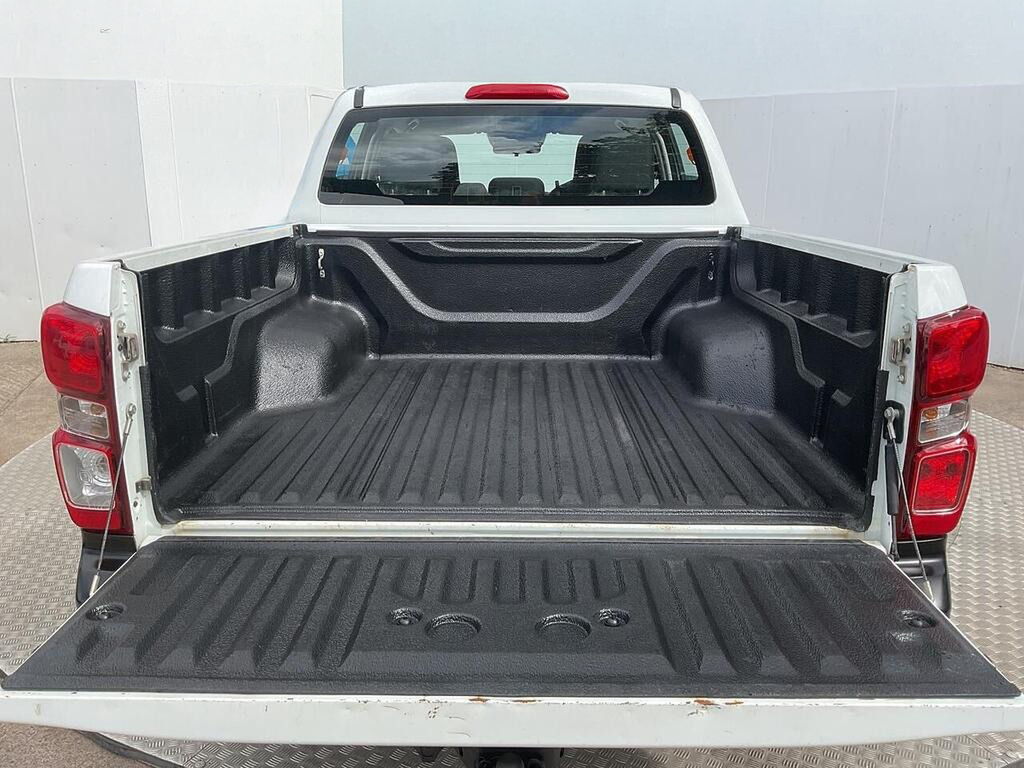 Isuzu D-Max 1.9 V-cross Double Cab 4X4 White #5