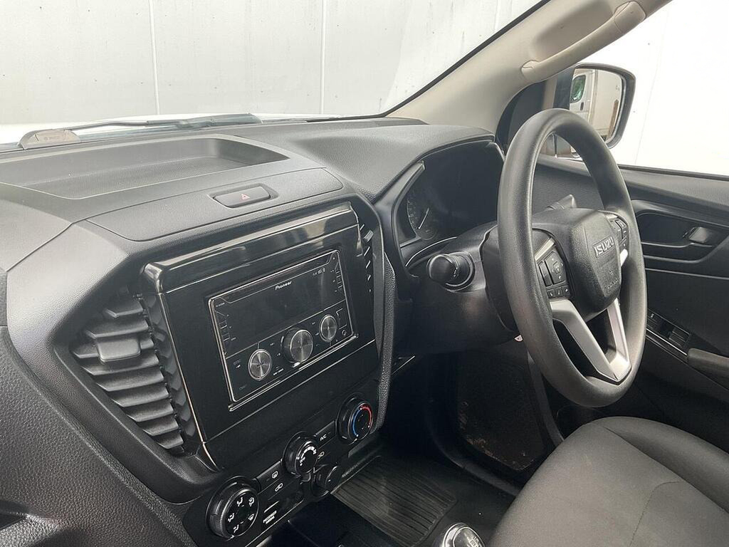 Isuzu D-Max 1.9 V-cross Double Cab 4X4 White #6