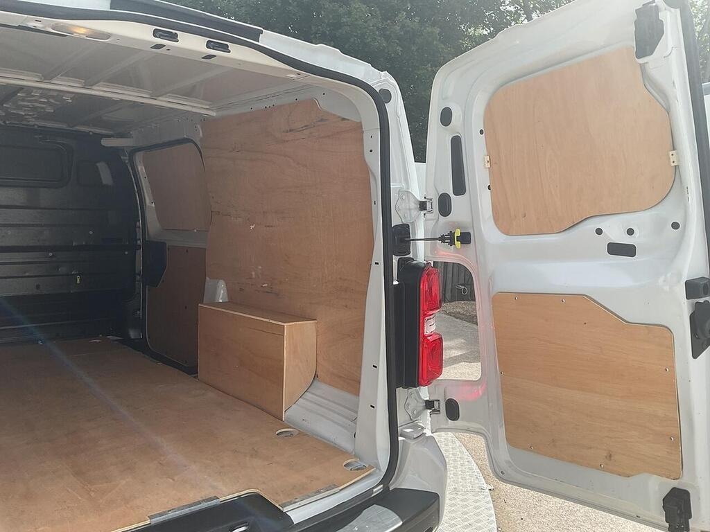 Vauxhall Vivaro Pro White #25
