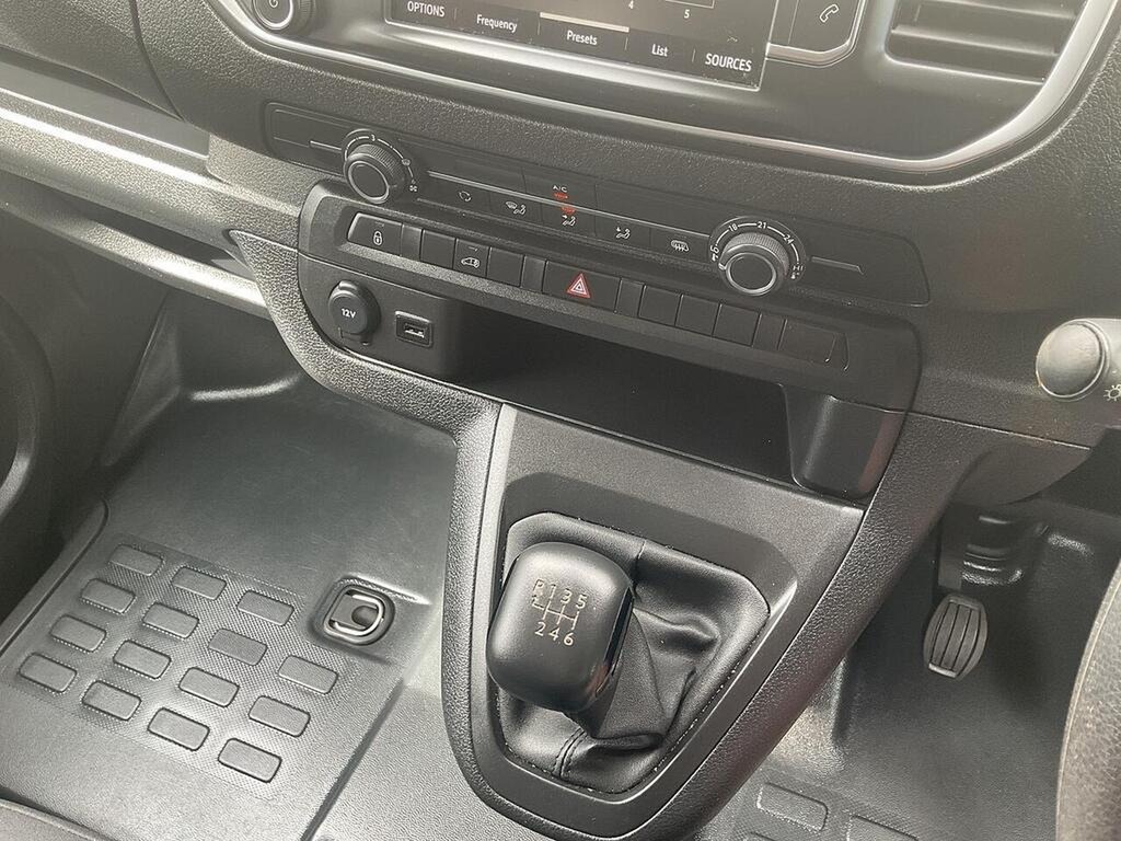 Vauxhall Vivaro Pro White #15