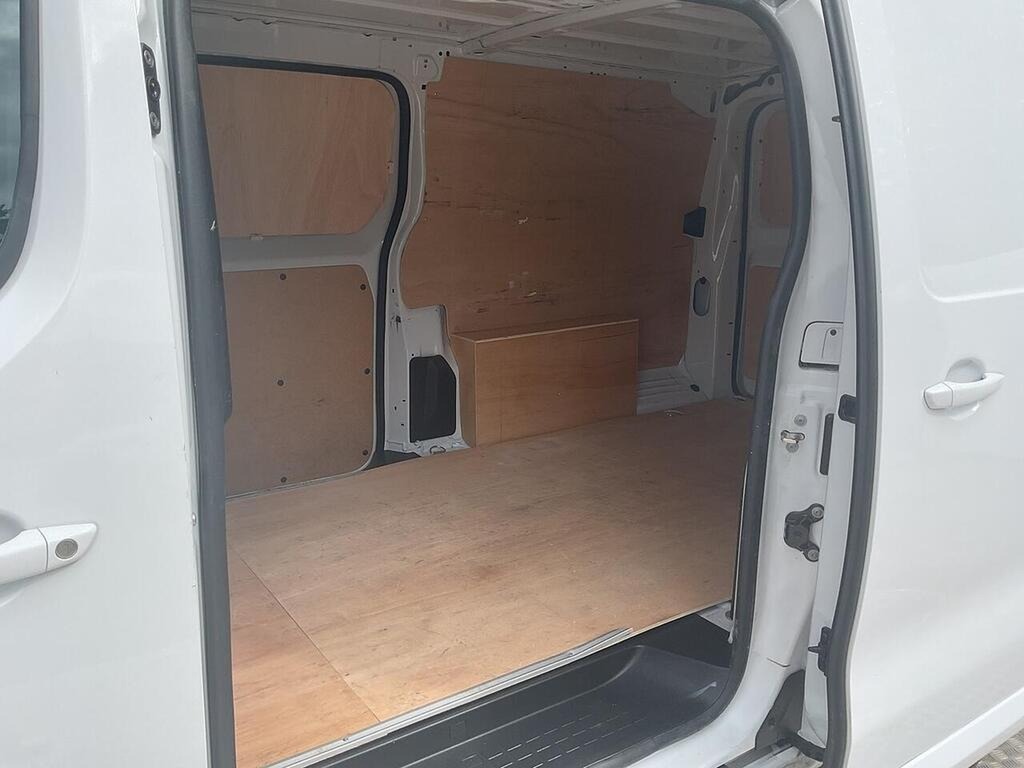 Vauxhall Vivaro Pro White #21