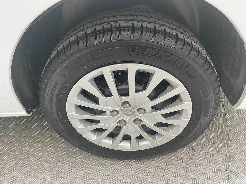 Vauxhall Vivaro Pro White #27