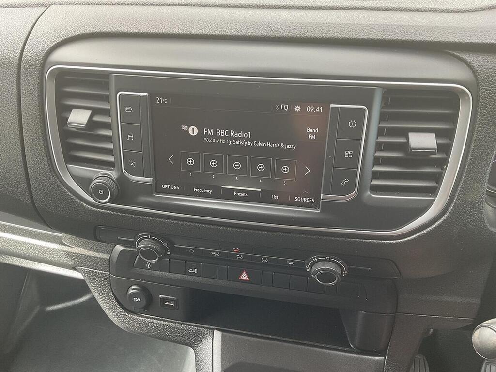 Vauxhall Vivaro Pro White #14