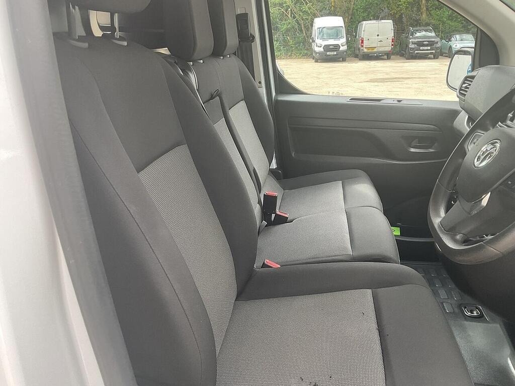 Vauxhall Vivaro Pro White #10