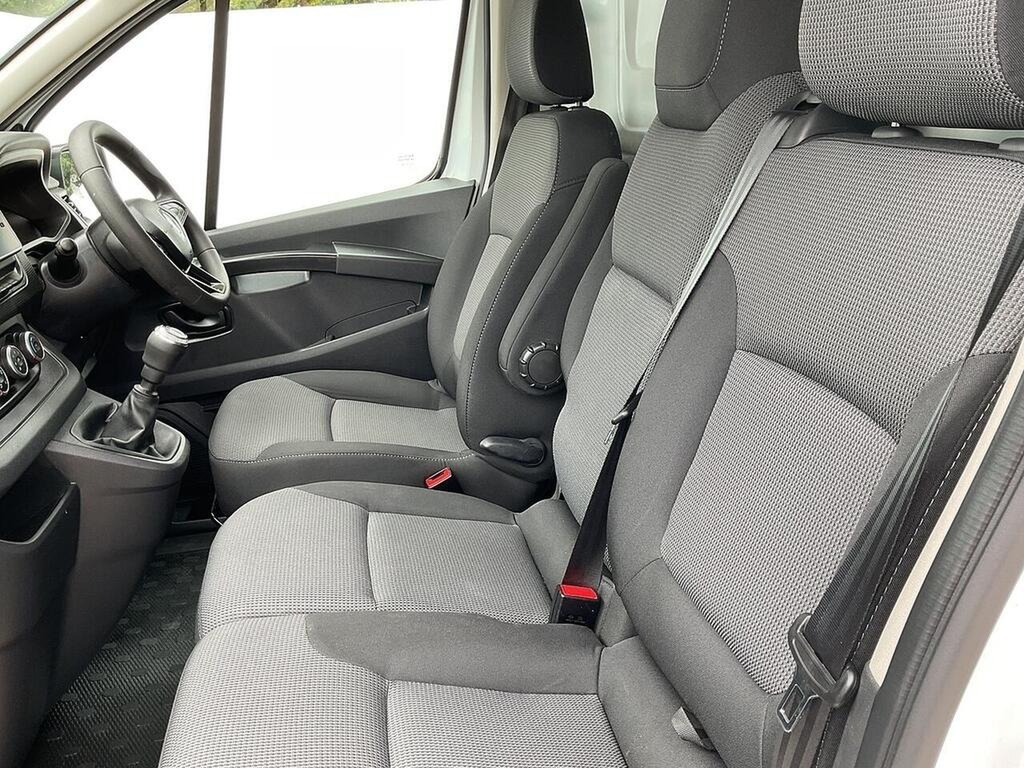 Renault Trafic Ll30 Advance L2h1 2.0 Blue Dci 130 Van White #3