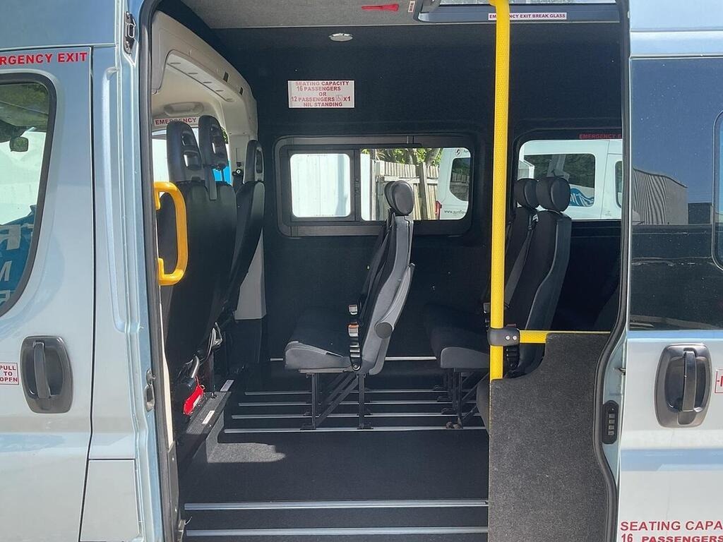 Citroen Relay 2.2 Bluehdi 140 H2 Window Van Enterprise Silver #3