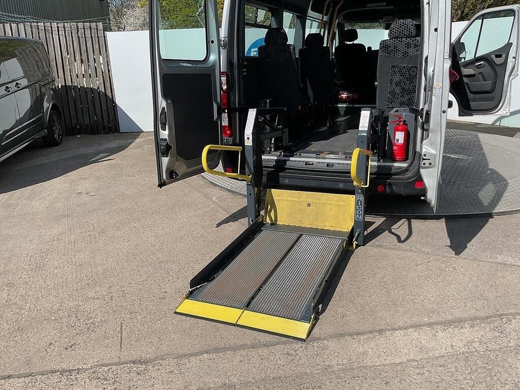Renault Master 2.3 Ll35 Business Dci 130 Bhp Low Chassis Low Load White #23