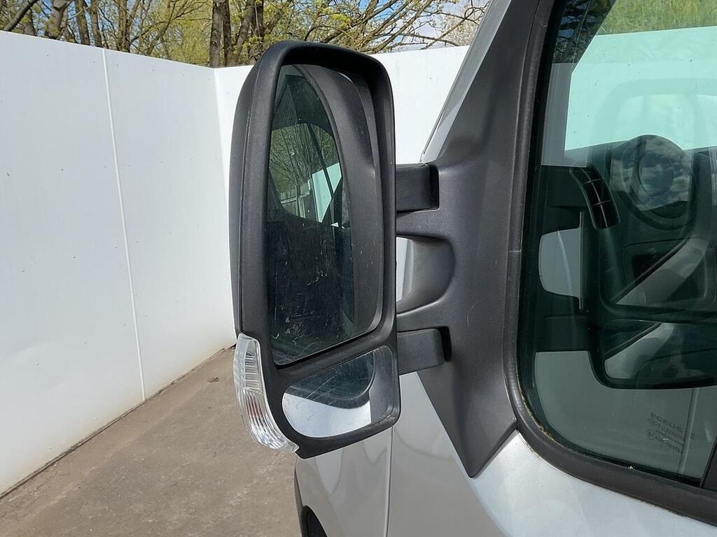 Renault Master 2.3 Ll35 Business Dci 130 Bhp Low Chassis Low Load White #9