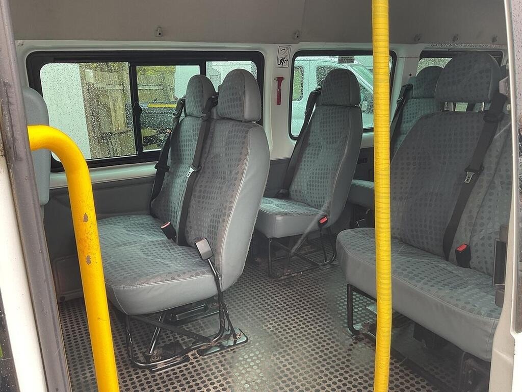 Ford Transit Custom 17 Seater 2.2 Rwd Tdci 135Ps White #4