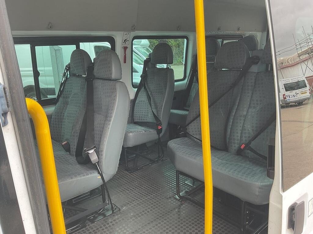 Ford Transit Custom Standard 17 Seater Rwd 2.2 Tdci 135Ps White #2