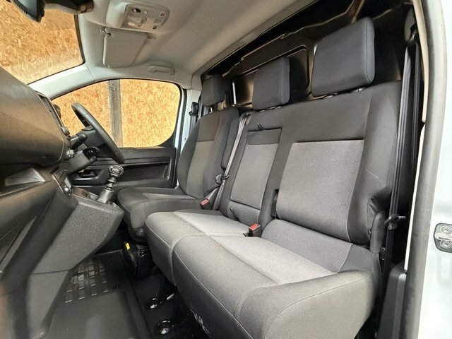 Vauxhall Vivaro 1.5 Turbo D 2700 Pro Panel Van 6Dr L White #5