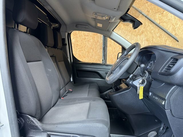 Vauxhall Vivaro 1.5 Turbo D 2700 Pro Panel Van 6Dr L White #6