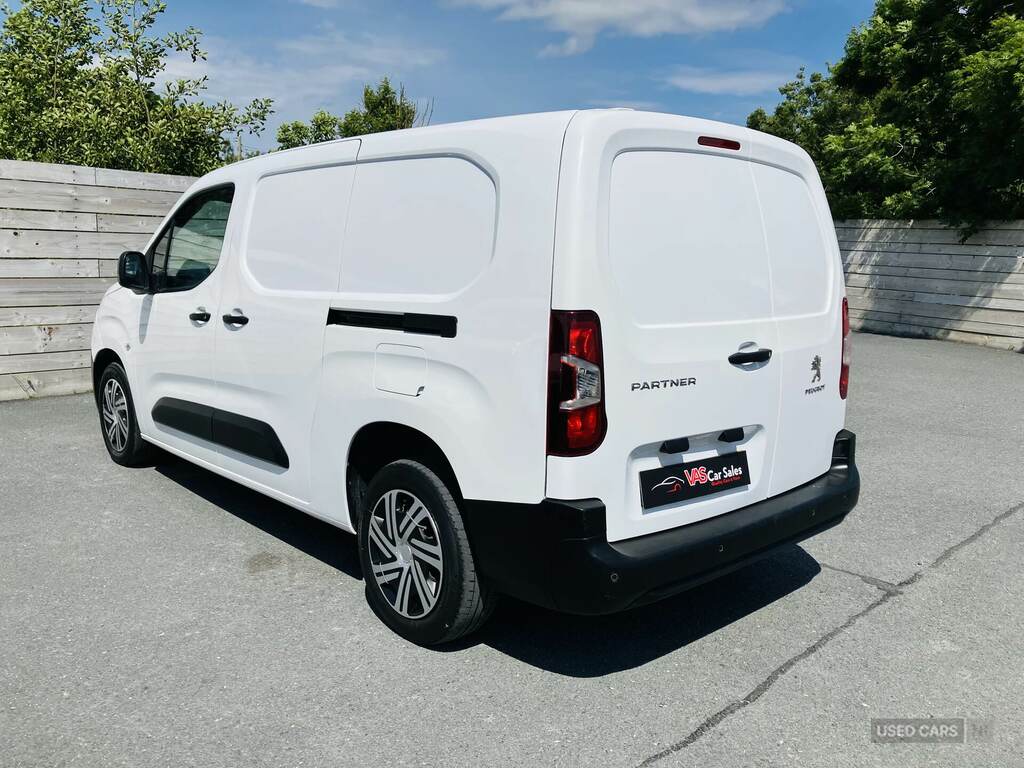 Peugeot Partner 850 1.5 Bluehdi 100 Professional Premium Crew Van White #4
