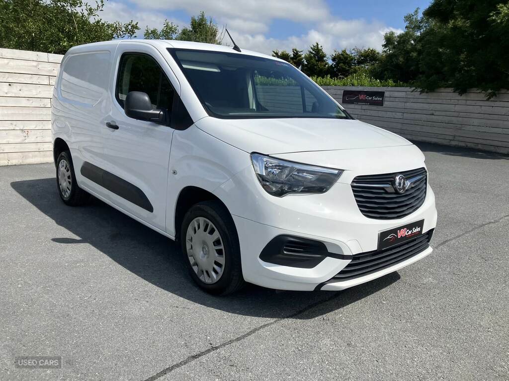 Vauxhall Combo 2300 1.5 Turbo D 100Ps H1 Sportive Van White