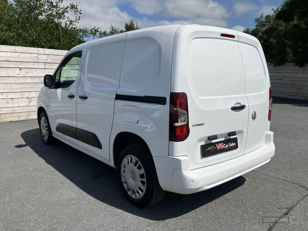 Vauxhall Combo 2300 1.5 Turbo D 100Ps H1 Sportive Van White #5