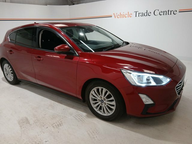 Ford Focus 1.0T Ecoboost Titanium Hatchback Red