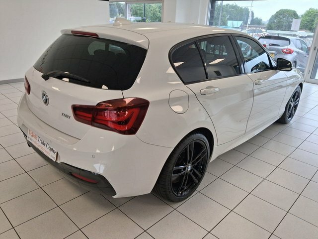 BMW 1 Series 1.5 118I Gpf M Sport Shadow Edition Hatchback YH19GAF White #4