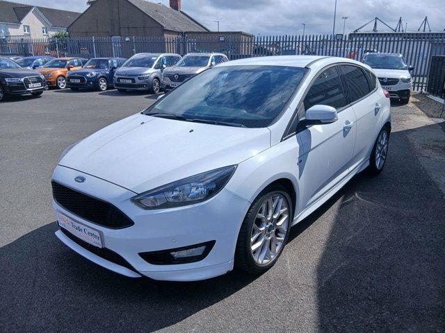 Ford Focus 1.0T Ecoboost St-line Hatchback SY18OZW White #3