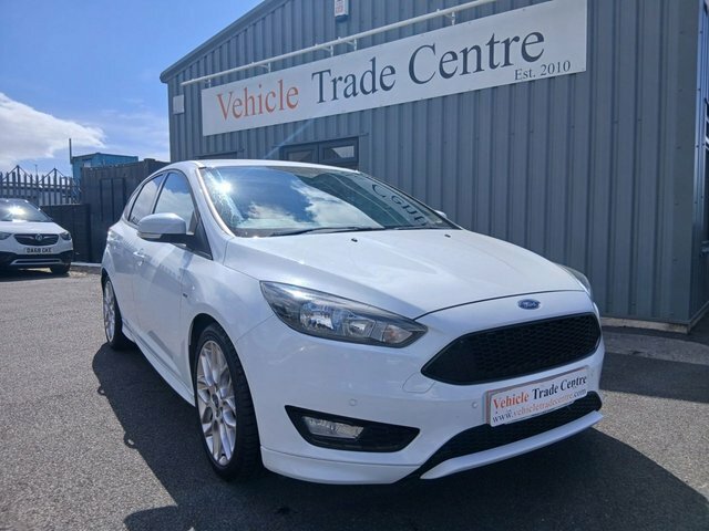 Ford Focus 1.0T Ecoboost St-line Hatchback White