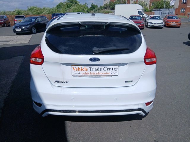 Ford Focus 1.0T Ecoboost St-line Hatchback SY18OZW White #5