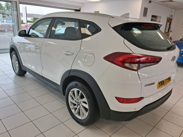 Hyundai Tucson 1.6 Gdi Blue Drive Se Nav Suv Eu HW67FRR White #5
