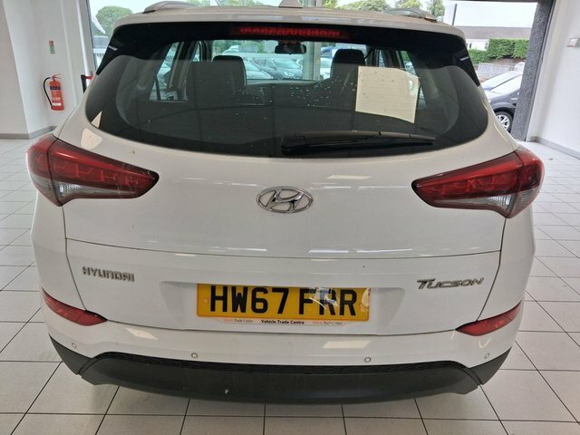 Hyundai Tucson 1.6 Gdi Blue Drive Se Nav Suv Eu HW67FRR White #4