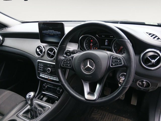 Mercedes-Benz GLA Class 1.6 Gla180 Urban Edition Suv Eur PL68ABK Grey #3