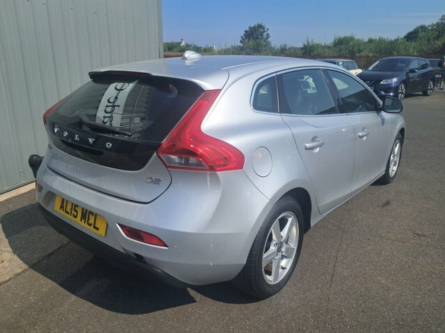 Volvo V40 1.6 D2 Se Nav Hatchback Euro 5 KV15AVU Silver #4