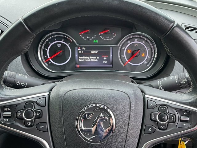 Vauxhall Insignia Cdti Biturbo Sri VX White #15