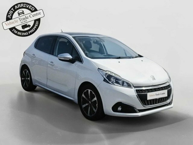 Peugeot 208 1.2 Puretech Allure Premium Hatchback M White