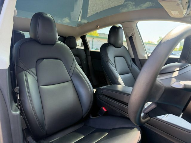 Tesla Model Y 2022 Dual Motor Long Range Suv White #3